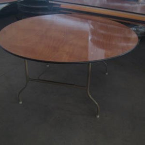 שולחן עץ עגול קוטר 150 סנטים עד 8 סועדים